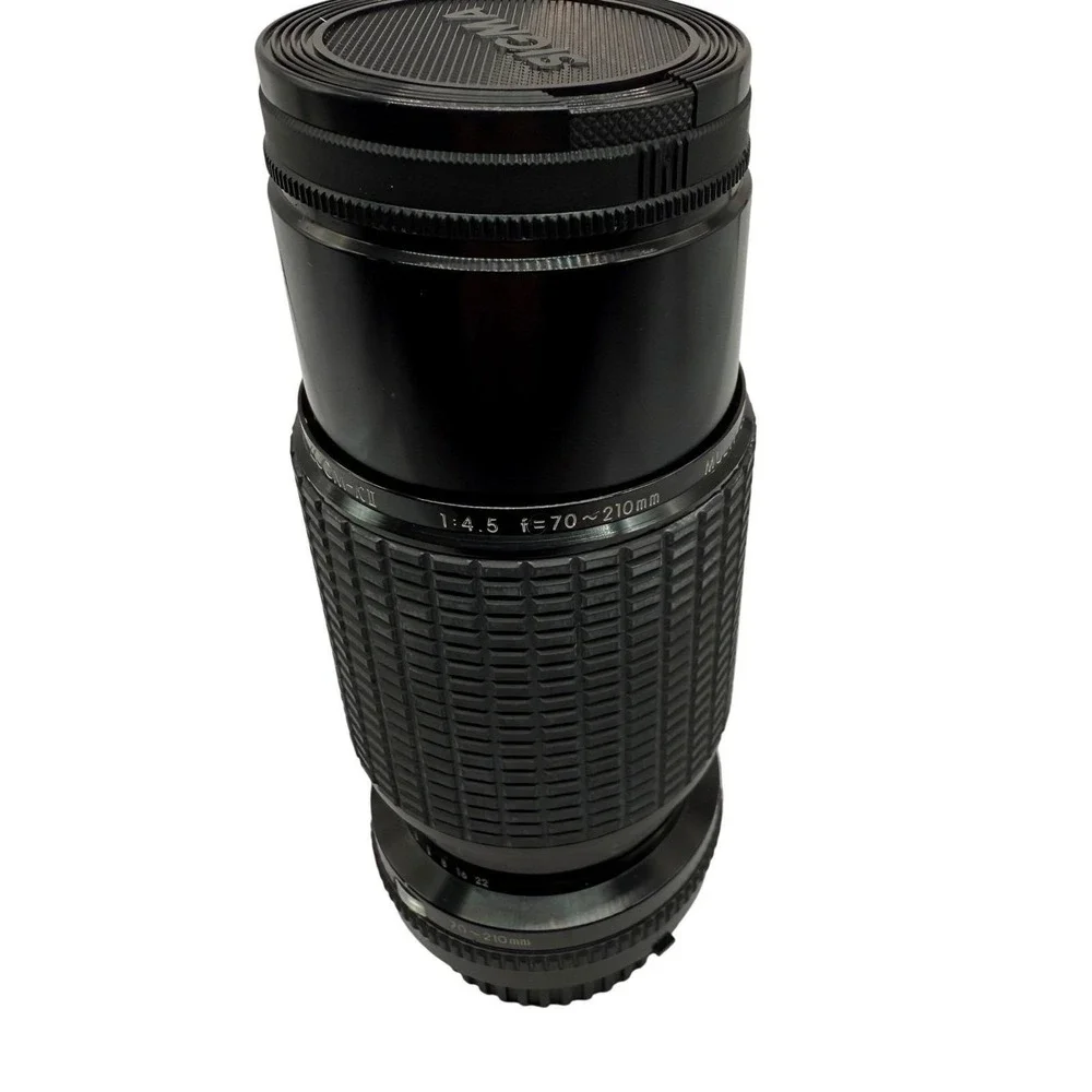 Sigma Zoom-Master 70-210 f/4-5.6 for Nikon - Made in Japan-Case & Filter